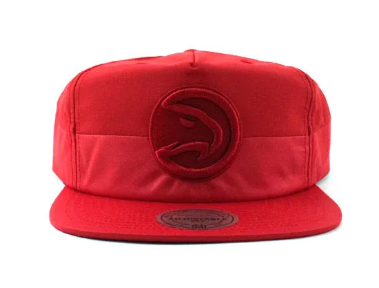 Atlanta Hawks Mitchell & Ness Nylon Snapback Hat (Red On Red)