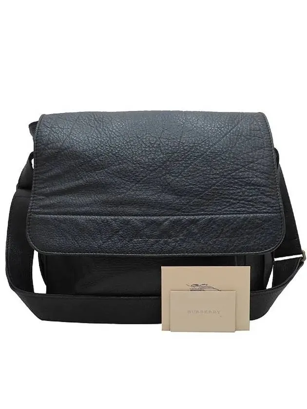 black crossbody bag