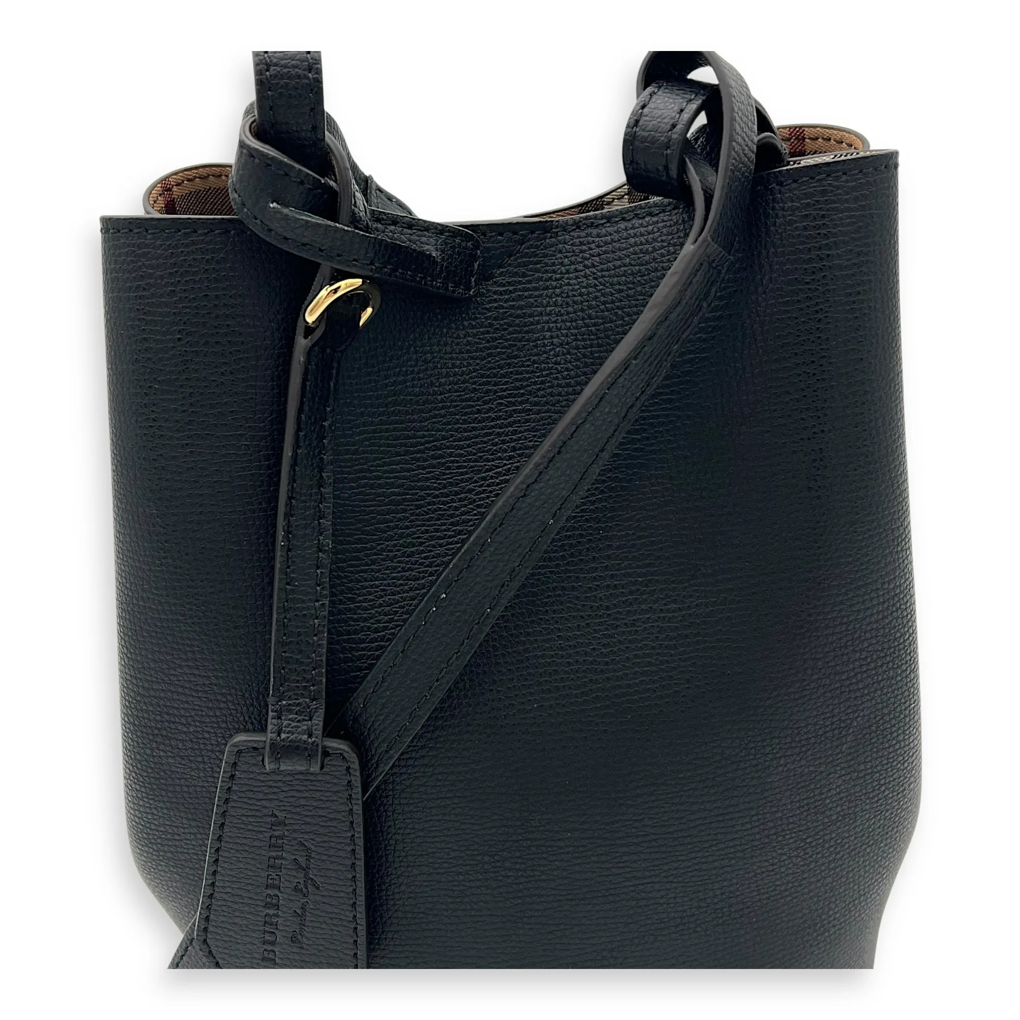 Bucket Bucket Bag Black in Calfskin, Gold hardware