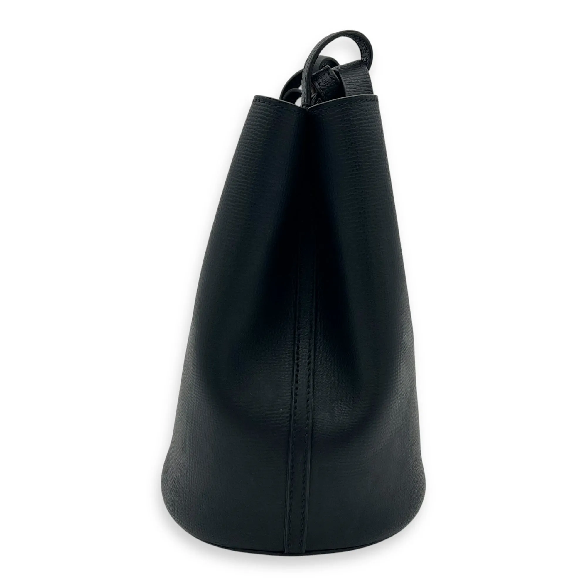 Bucket Bucket Bag Black in Calfskin, Gold hardware