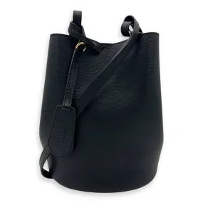 Bucket Bucket Bag Black in Calfskin, Gold hardware