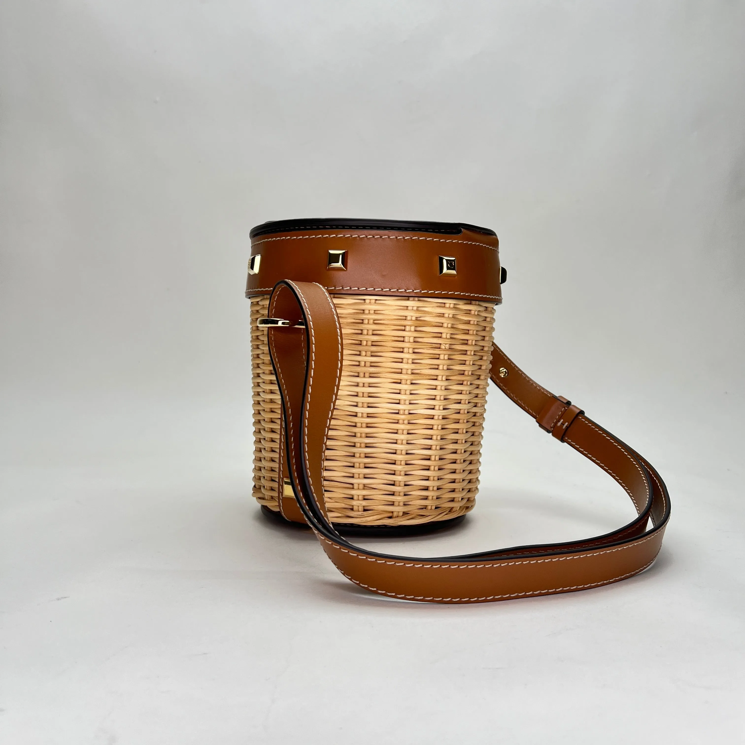 Gancini Brown Bucket Bag in Raffia, Gold hardware