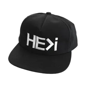 LIGHTLY STRUCTURED SNAPBACK HAT IN BLACK