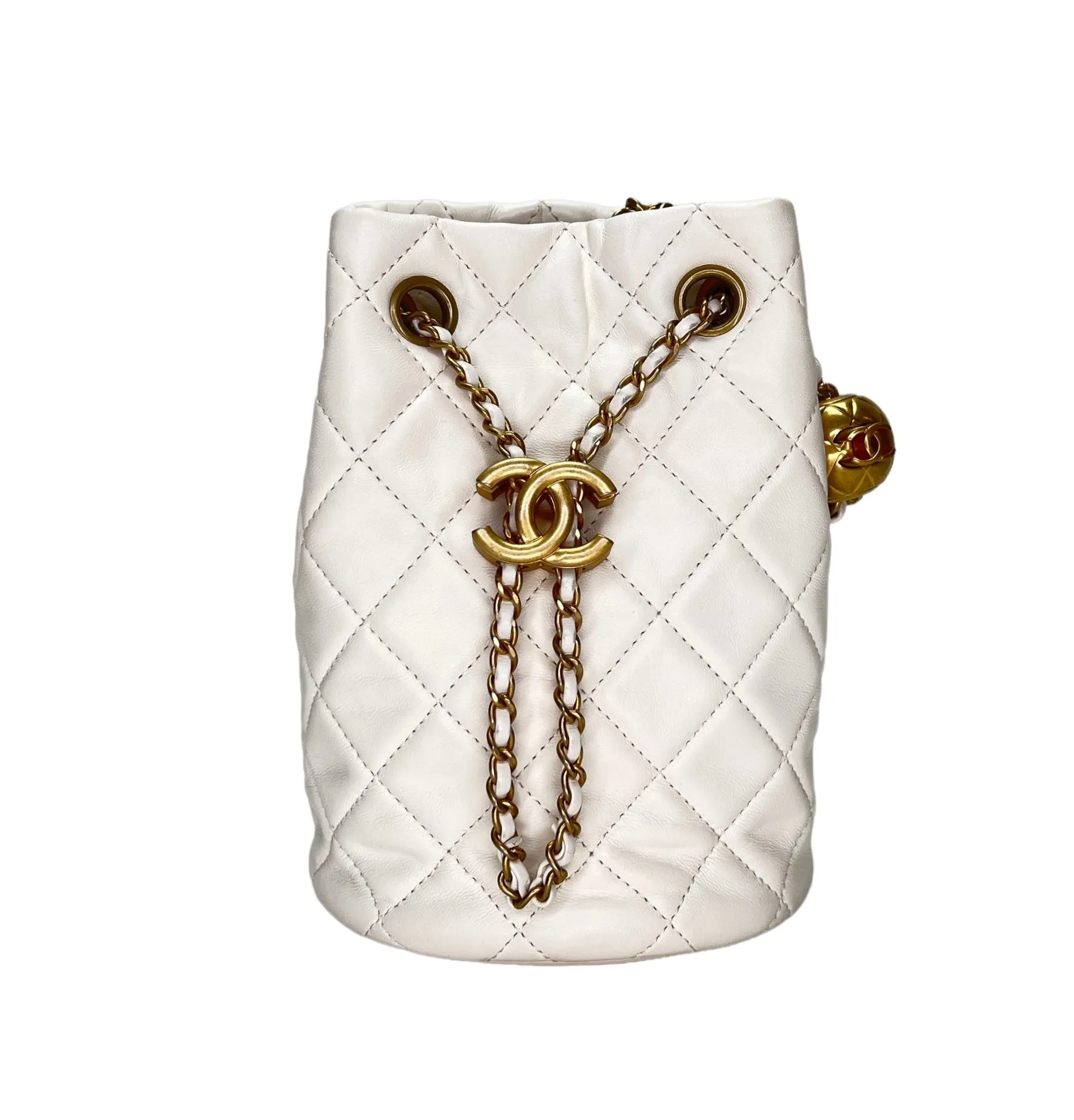 Quilted Pearl Crush Bucket Bag  White in Lambskin , Gold Hardware