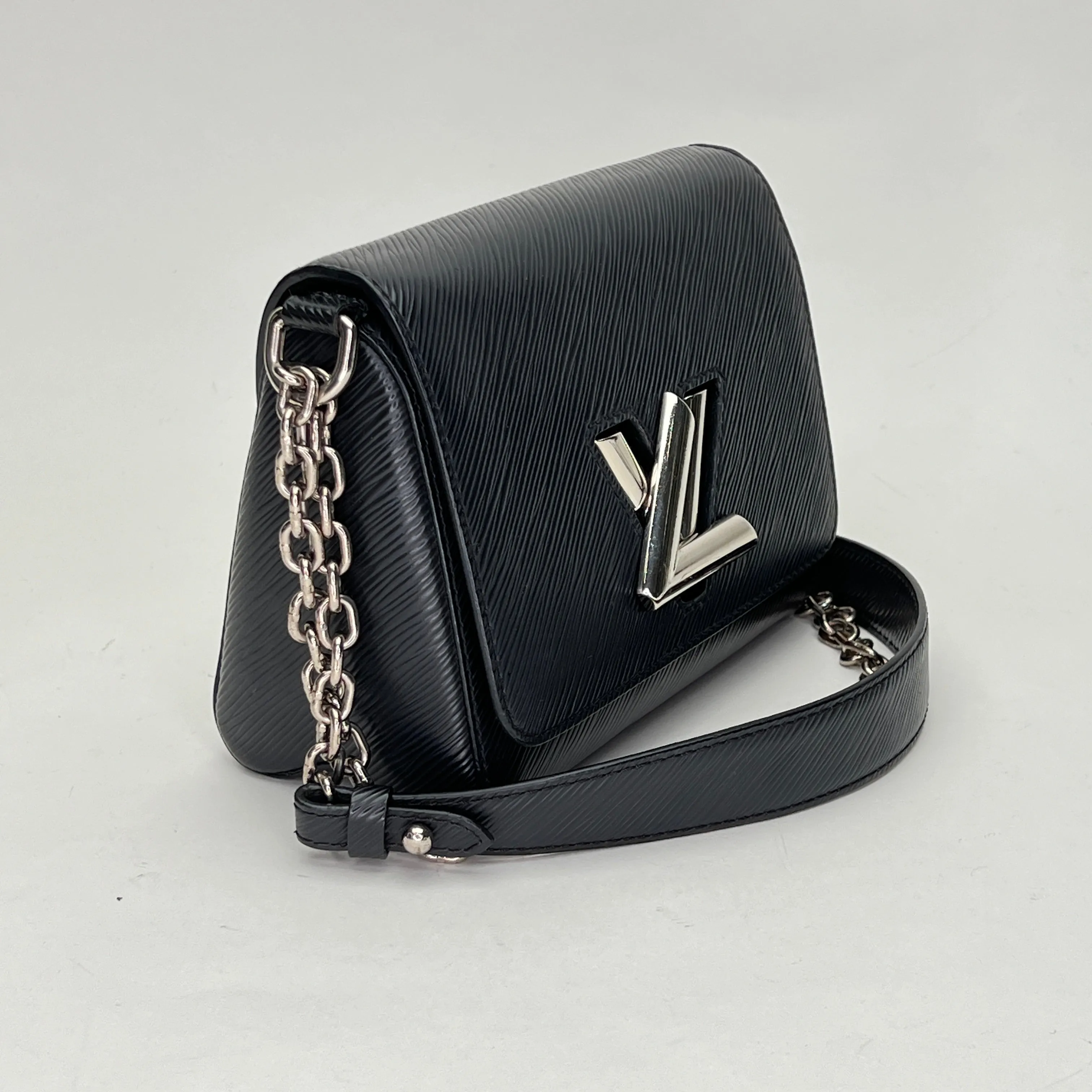 Twist PM Black Crossbody Bag in Epi Leather, Silver hardware